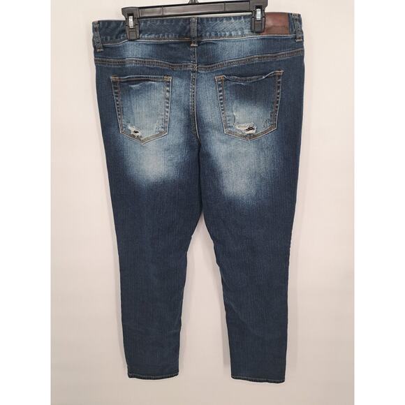 Maurices Women's Dark Wash Distressed Jeans Size 13/14 - Picture 2 of 4